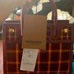Burberry purse